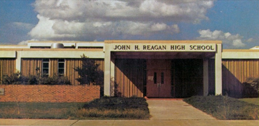 A Educação é Rei Mural No Jardim De John H Reagan Elementary